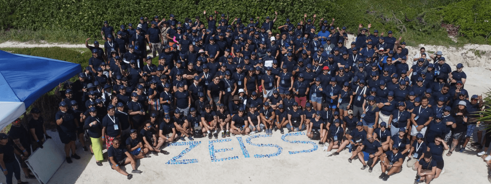 Limpieza de playa Delfines con Zeiss