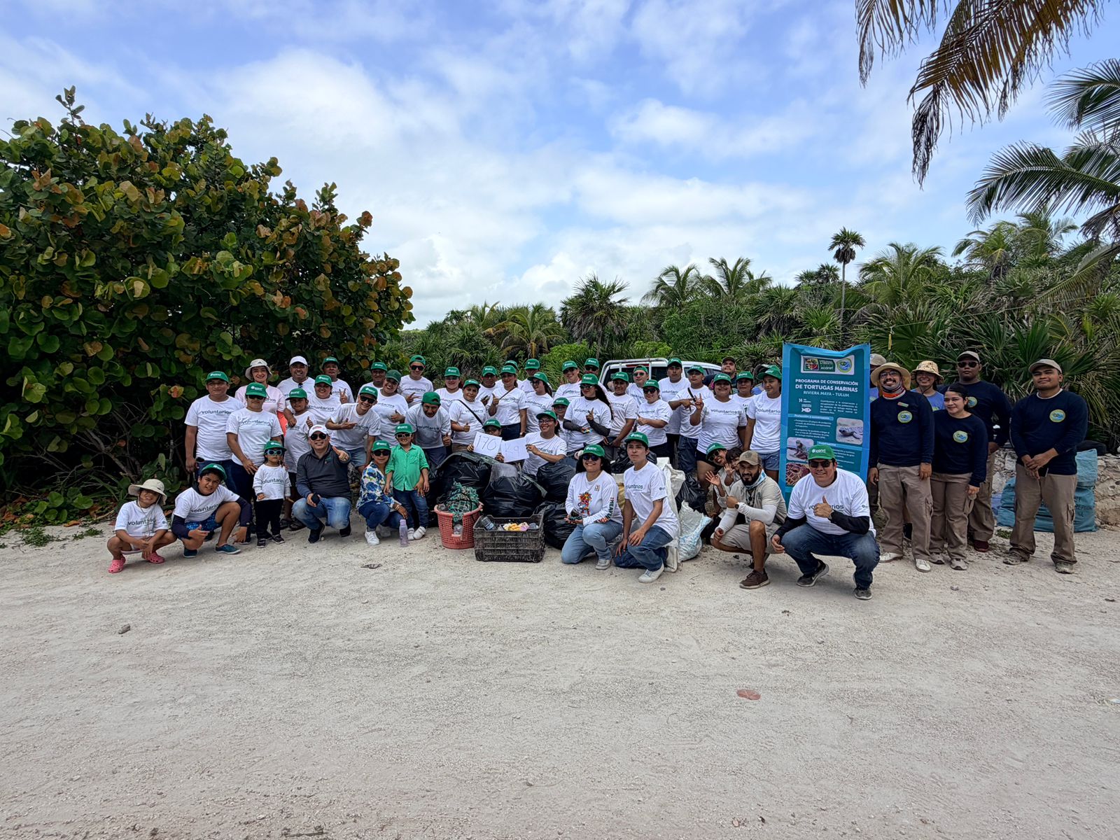 Limpieza de playa en Tankah con Iconn